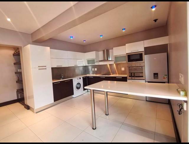 2 BEDROOM PROPERTY TO RENT IN SEA POINT